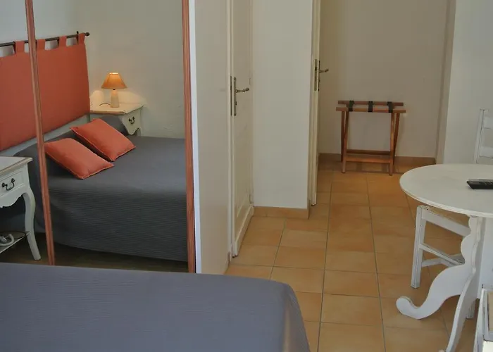 Castel Mistral Szálloda 3*