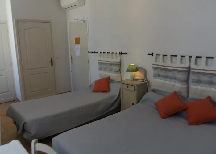 卡斯特米斯特拉尔酒店 3* 胡安莱潘